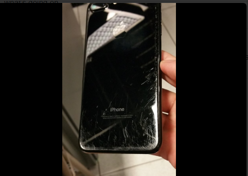  iPhone 7 Plus Jet Black xước nặng sau 2 tuần sử dụng